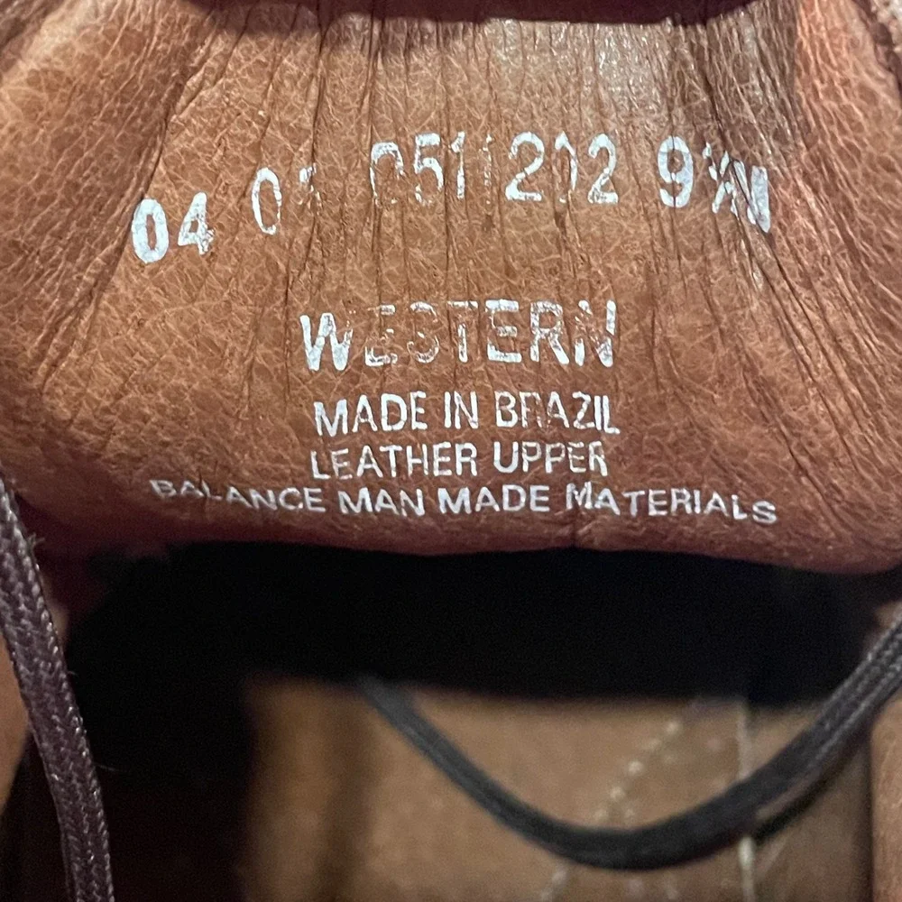 GH Bass & Co Western Mens 9.5 M Brown Nubuck Leather Chukka Boots Made in Brazil